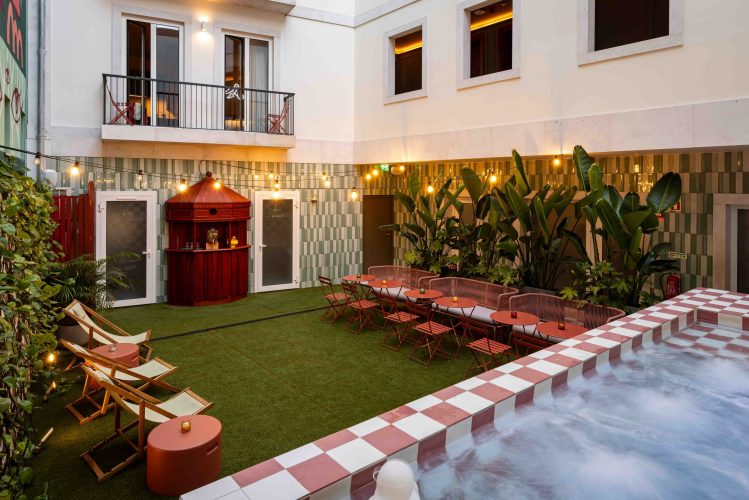 UponAngels_Patio_2