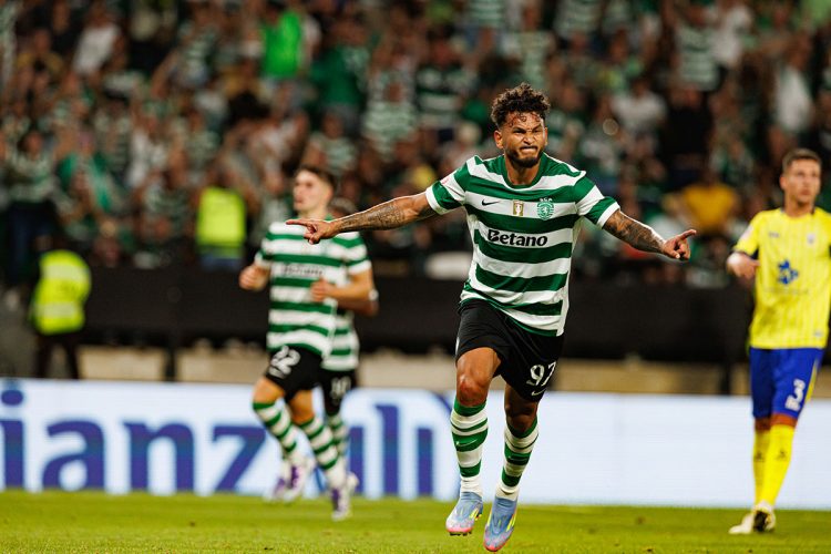 Luis Suarez  seen celebrating after scoring goal during Liga Portugal game between teams of Sporting CP and FC Arouca at Estadio Jose Alvalade (Maciej Rogowski)