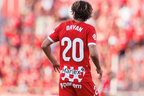 MROGOWSKI_gironaosasuna2425-10