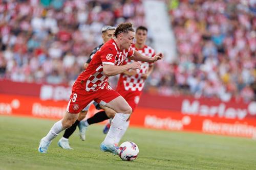 MROGOWSKI_gironaosasuna2425-19